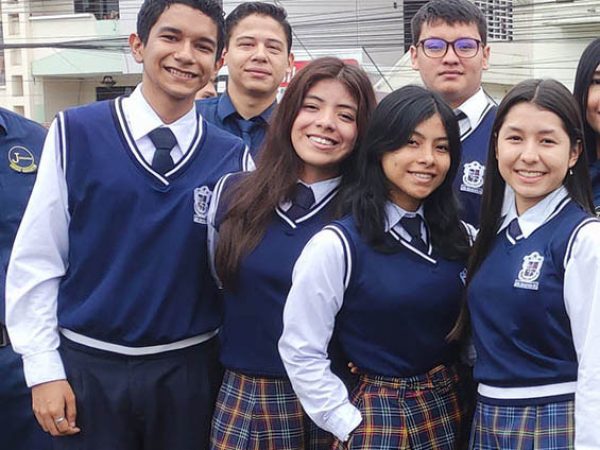 Uniforme-Bachillerato-1